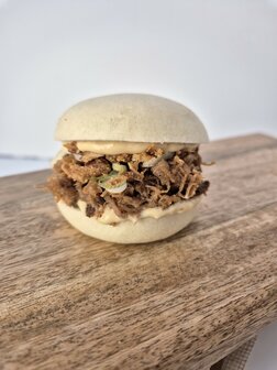 Bun pulled beef